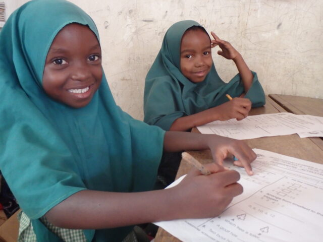 Schülerinnen der "Little Angels" in Mombasa